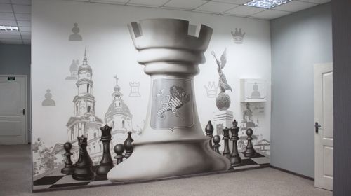 Шахматы на стене рисунок в клубе