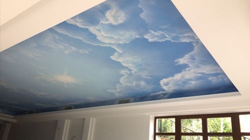 потолок небо с облаками