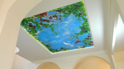 Роспись потолка в зале «Виноградная лоза»